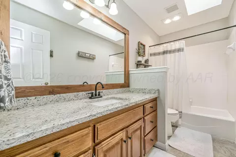 Bath - 5412 Leo Lane Amarillo Tx 79110 Ln, Amarillo, TX 79110 photo 3 of 3