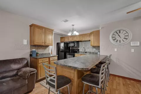 Kitchen - 504 E 5th Street Sunray Tx 79086-2506 St, Sunray, TX 79086 photo 1 of 3