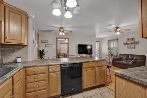 Kitchen - 504 E 5th Street Sunray Tx 79086-2506 St, Sunray, TX 79086 photo 3 of 3