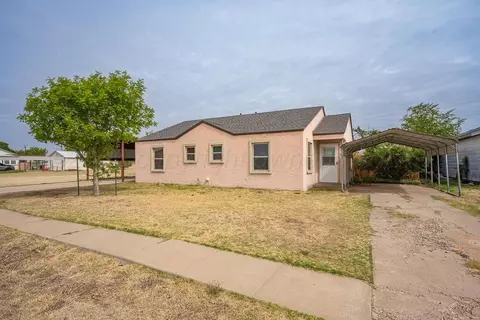 Exterior - 504 E 5th Street Sunray Tx 79086-2506 St, Sunray, TX 79086 photo 1 of 5