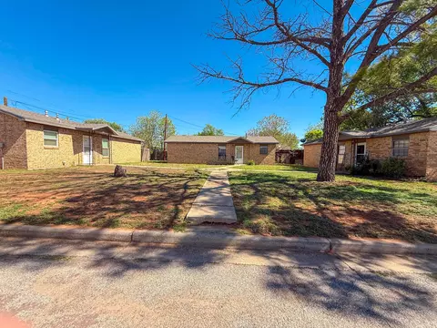 805 Avenue J Childress Tx 79201, Childress, TX 79201