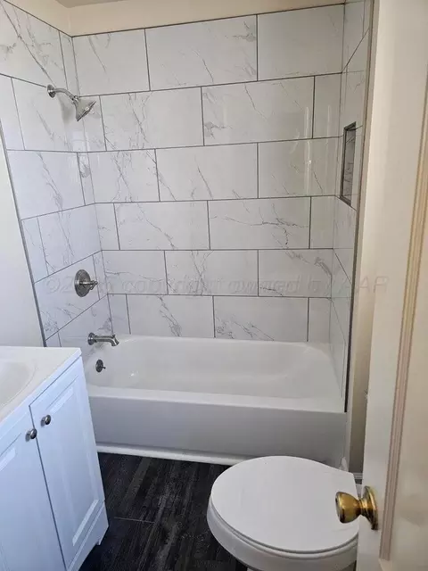 Bath - 106 E Main Street Vega Tx 79092 St, Vega, TX 79092 photo 1 of 1