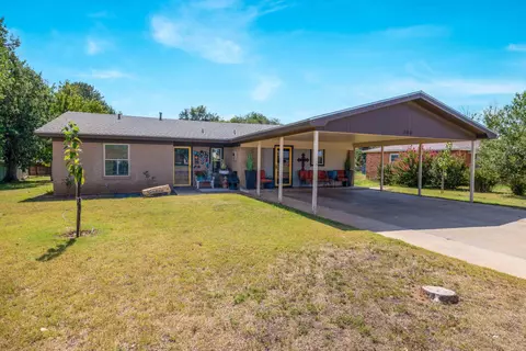 703 W Stinson Street Dimmitt Tx 79027 St, Dimmitt, TX 79027