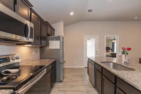 Kitchen - 4905 Hinson Street Amarillo Tx 79118-1031 St, Amarillo, TX 79118 photo 2 of 2
