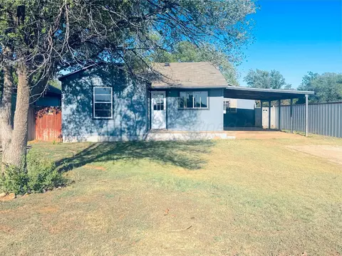 232 N Birge Avenue Dumas Tx 79029-2412 Ave, Dumas, TX 79029