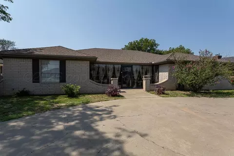 7211 Gainsborough Road Amarillo Tx 79106-2616 Rd, Amarillo, TX 79106