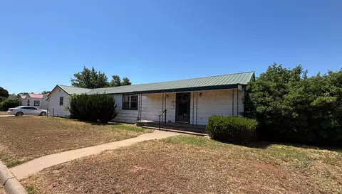 1309 Avenue I Nw Childress Tx 79201, Childress, TX 79201