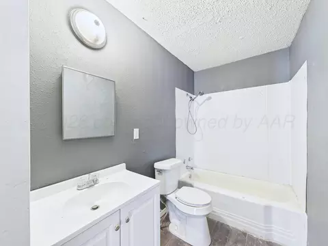 Bath - 4311 Bowie Street Amarillo Tx 79110 St, Amarillo, TX 79110 photo 3 of 3