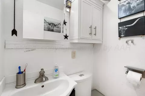 Bath - 4603 Parker Street Amarillo Tx 79110 St, Amarillo, TX 79110 photo 1 of 2