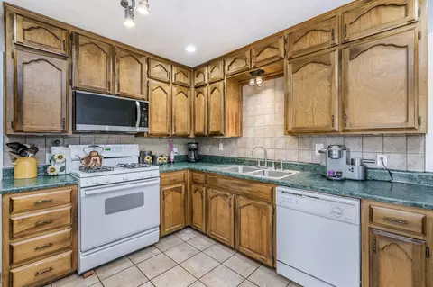 Kitchen - 4100 S Lipscomb Street Amarillo Tx 79110-1221 St, Amarillo, TX 79110 photo 1 of 3