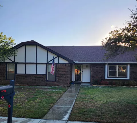 1002 Santa Fe Trail Canyon Tx 79015 Trl, Canyon, TX 79015