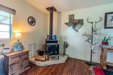 Living - Undisclosed, Borger, TX 79007 photo 1 of 2