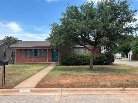 1500 Avenue J Nw Childress Tx 79201, Childress, TX 79201