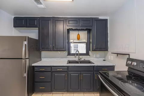 Kitchen - 4110 S Lipscomb Street Amarillo Tx 79110-1221 St, Amarillo, TX 79110 photo 1 of 3