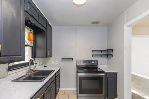 Kitchen - 4110 S Lipscomb Street Amarillo Tx 79110-1221 St, Amarillo, TX 79110 photo 2 of 3