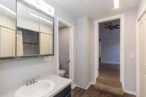 Bath - 4110 S Lipscomb Street Amarillo Tx 79110-1221 St, Amarillo, TX 79110 photo 4 of 5