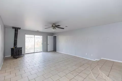 Living - 4110 S Lipscomb Street Amarillo Tx 79110-1221 St, Amarillo, TX 79110 photo 3 of 5