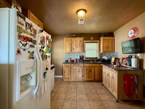 Kitchen - 701 Brain Street Borger Tx 79007 St, Borger, TX 79007 photo 2 of 3