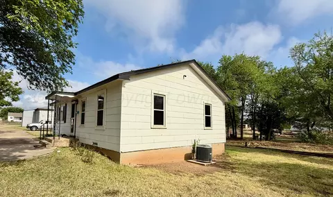 Exterior - 701 Brain Street Borger Tx 79007 St, Borger, TX 79007 photo 5 of 6