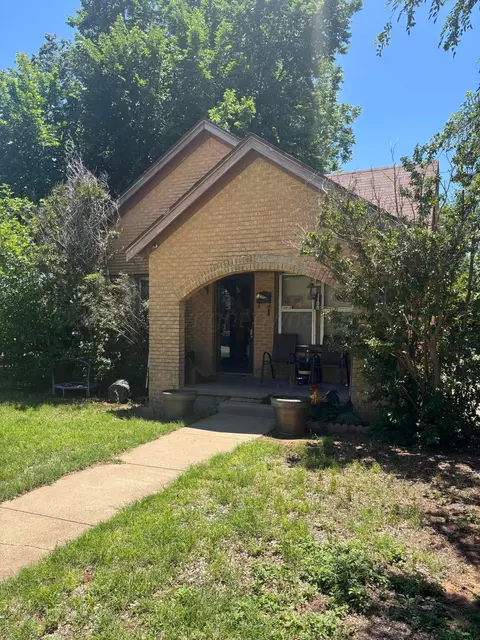 1105 Avenue J Nw Childress Tx 79201, Childress, TX 79201