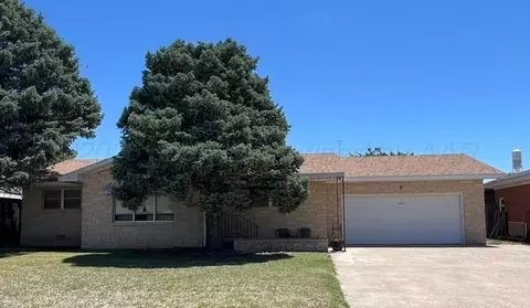 406 N Maple Street Booker Tx 79024 St, Darrouzett, TX 79024