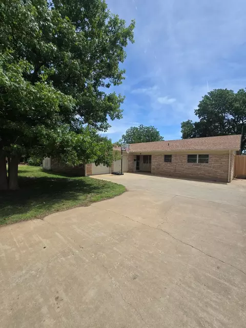 301 Bennett Drive Dumas Tx 79029-4132 Dr, Dumas, TX 79029