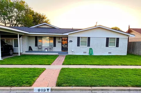 909 Michigan Street Perryton Tx 79070-3217 St, Perryton, TX 79070