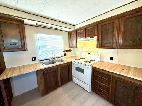 Kitchen - 4409 SE 25th Avenue Amarillo Tx 79103-6405 Ave, Amarillo, TX 79103 photo 4 of 4