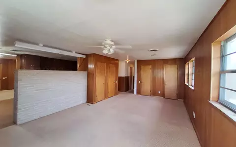 Living - 1019 Dillard Street Borger Tx 79007 St, Borger, TX 79007 photo 2 of 4