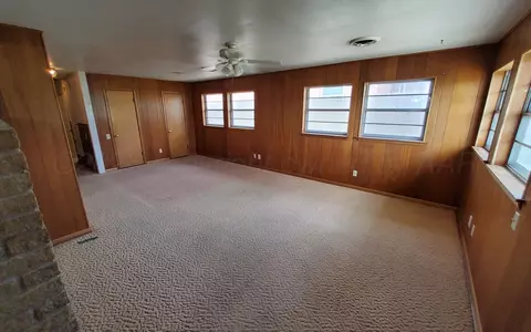 Living - 1019 Dillard Street Borger Tx 79007 St, Borger, TX 79007 photo 1 of 4