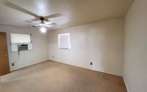 Bedroom - 1019 Dillard Street Borger Tx 79007 St, Borger, TX 79007 photo 1 of 2