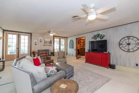 Living - 3 Sandstone Drive Borger Tx 79007 Dr, Borger, TX 79007 photo 2 of 9