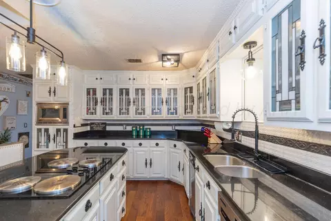 Kitchen - 3 Sandstone Drive Borger Tx 79007 Dr, Borger, TX 79007 photo 6 of 6