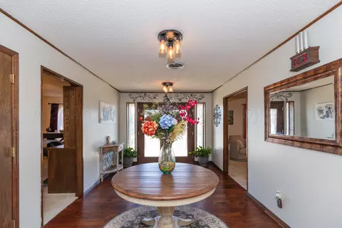 Entry Way - 3 Sandstone Drive Borger Tx 79007 Dr, Borger, TX 79007 photo 3 of 3