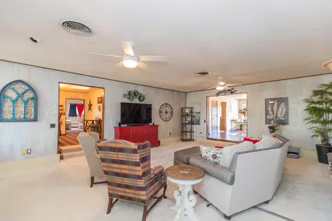 Living - 3 Sandstone Drive Borger Tx 79007 Dr, Borger, TX 79007 photo 7 of 9