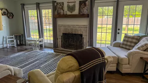 Living - 623 Skyline Drive Borger Tx 79007 Dr, Borger, TX 79007 photo 2 of 2