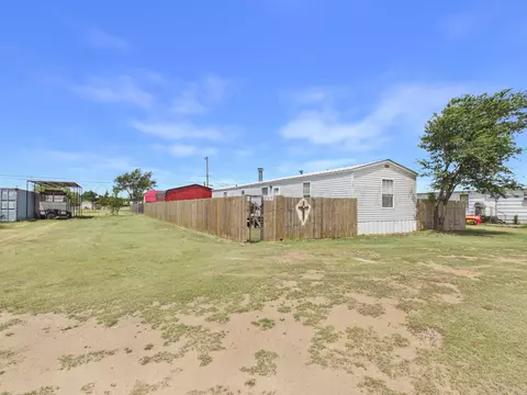 Exterior - 709 Ritchie Avenue Panhandle Tx 79068-1954 Ave, Panhandle, TX 79068 photo 1 of 2