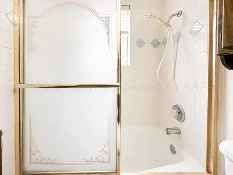 Bath - 5201 S Milam Street Amarillo Tx 79110-3205 St, Amarillo, TX 79110 photo 3 of 7