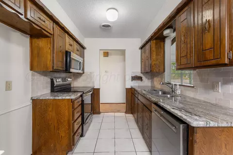 Kitchen - 5201 S Milam Street Amarillo Tx 79110-3205 St, Amarillo, TX 79110 photo 1 of 5
