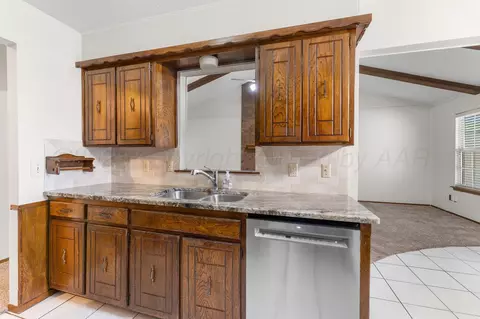 Kitchen - 5201 S Milam Street Amarillo Tx 79110-3205 St, Amarillo, TX 79110 photo 2 of 5