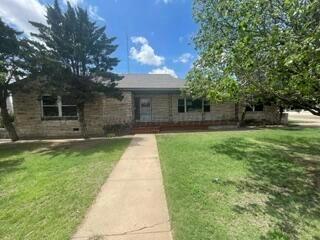 521 W Broadway Avenue Tulia Tx 79088 Ave, Tulia, TX 79088