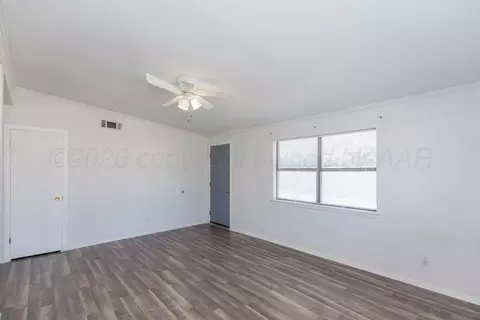 Living - 4419 S Ong Street Amarillo Tx 79110-2041 St, Amarillo, TX 79110 photo 3 of 5