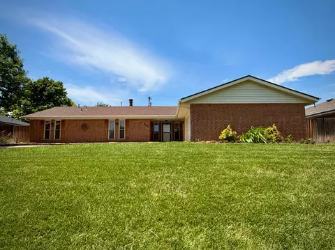 Exterior - 110 Pinehurst Street Borger Tx 79007 St, Borger, TX 79007 photo 2 of 7