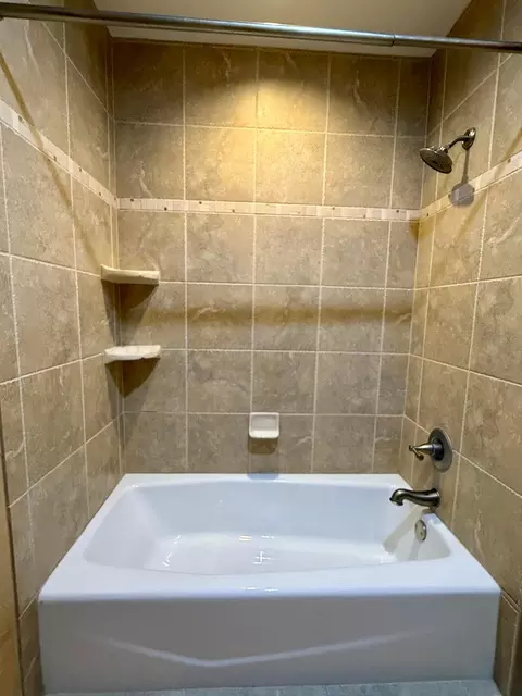 Bath - 110 Pinehurst Street Borger Tx 79007 St, Borger, TX 79007 photo 3 of 6