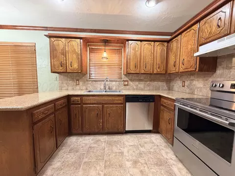 Kitchen - 110 Pinehurst Street Borger Tx 79007 St, Borger, TX 79007 photo 3 of 3