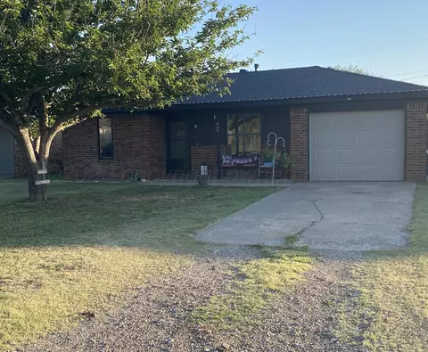 605 Groom Avenue Panhandle Tx 79068-1943 Ave, Panhandle, TX 79068