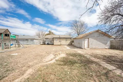 Exterior - 4002 S Bowie Street Amarillo Tx 79110-1240 St, Amarillo, TX 79110 photo 1 of 2