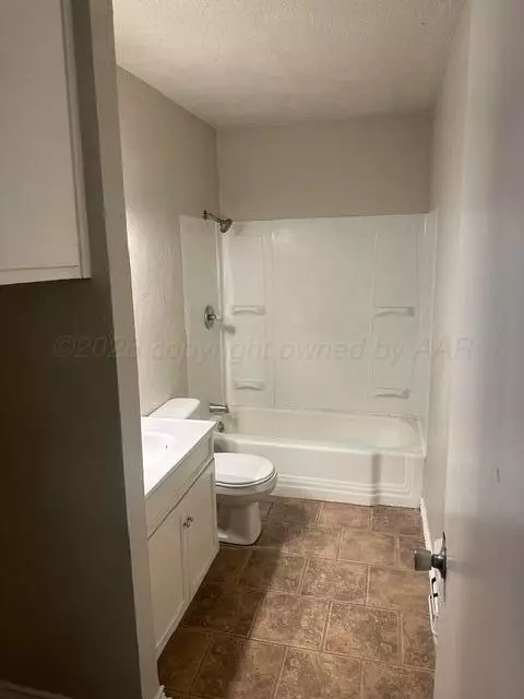 Bath - S Amarillo Sfh Package Street, Amarillo, TX 79110 photo 5 of 5
