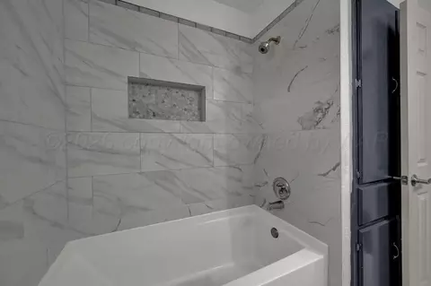 Bath - 7732 Canode Drive Amarillo Tx 79121-1008 Dr, Amarillo, TX 79121 photo 4 of 4