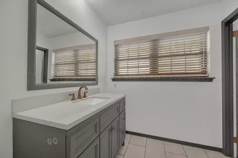 Bath - 7732 Canode Drive Amarillo Tx 79121-1008 Dr, Amarillo, TX 79121 photo 1 of 4